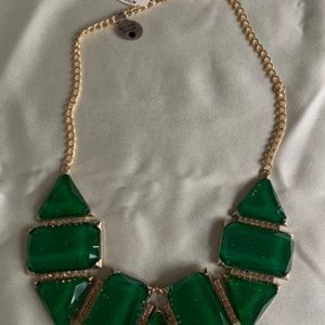 BRAND NEW GREEN NECKLACE - TRIMMED GOLD STONES